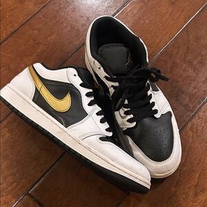 Air Jordan1 low Men's White Black Metallic Golf Swoosh Athletic Shoes